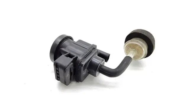Mercedes-Benz C W203 Vacuum valve A005450427