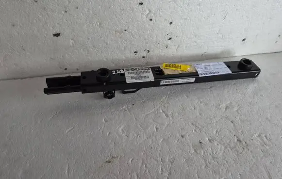 Alfa Romeo Giulietta Front driver seat rail 51798677 68121964AA