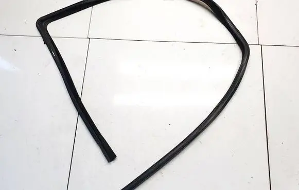 Mercedes-Benz GL X164 Rubber seal front coupe door a1647250425