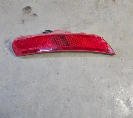 Chrysler Pacifica Rear tail light reflector 68229424AA
