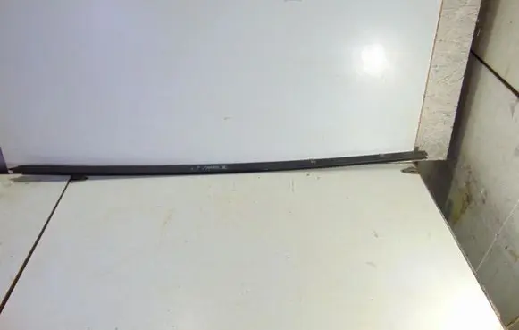 Opel Movano B Front door windshield rail 