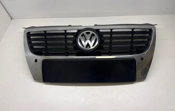 Volkswagen PASSAT CC Front bumper upper radiator grill 3C0853651 3C0853651B