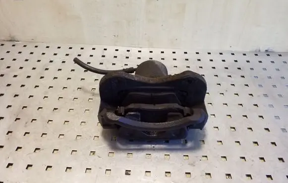 Hyundai i40 Front brake caliper
