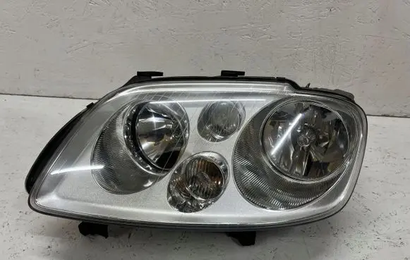 Volkswagen Touran I Headlight/headlamp 1T0941005F