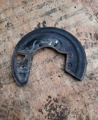 Volkswagen PASSAT B5.5 Front brake disc dust cover plate 3B0615311