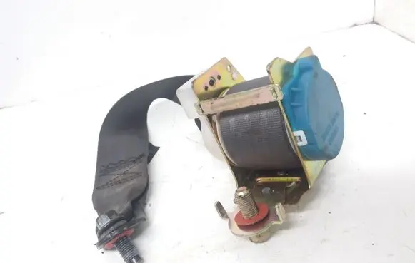 Hyundai Sonata Rear seatbelt 040657