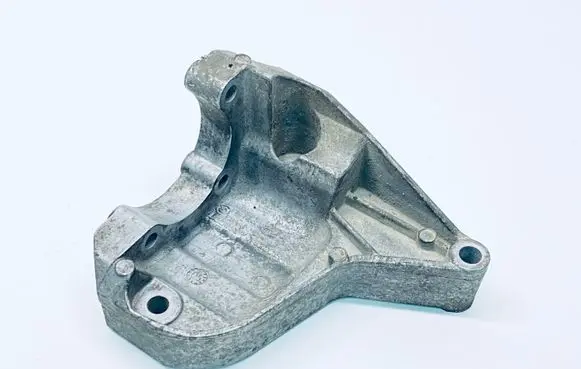 BMW 1 E81 E87 Power steering pump mounting bracket 7794455
