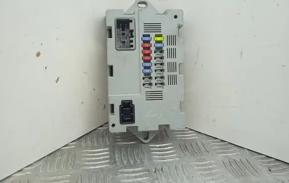 Land Rover Range Rover Sport L494 Fuse module 73707520