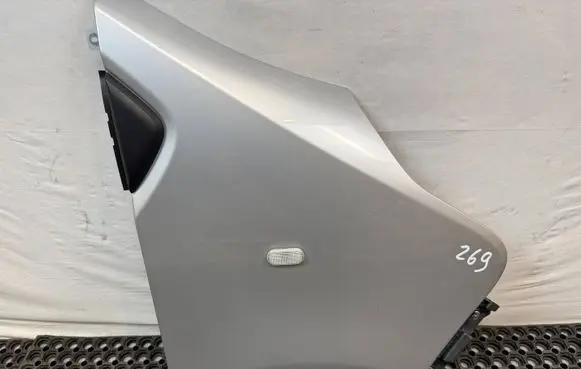 Renault Trafic III (X82) Fender