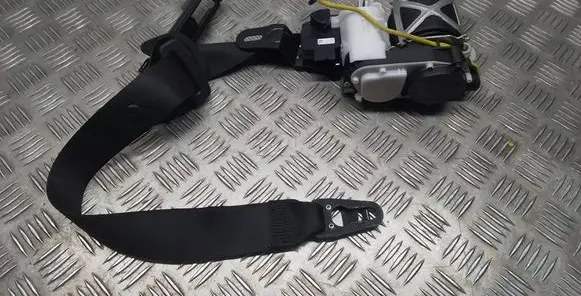 Tesla Model Y Front seatbelt
