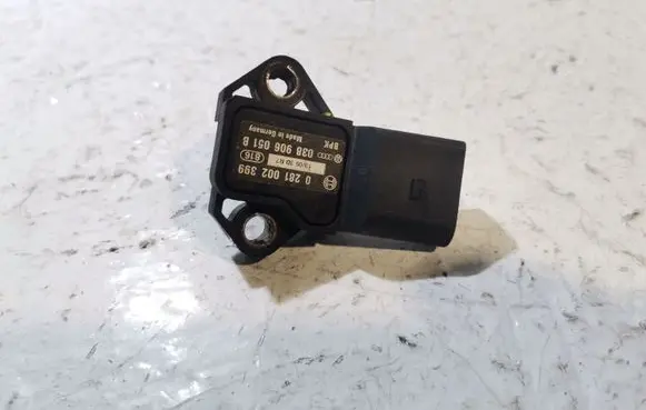 Volkswagen Caddy Air pressure sensor 0281002399 038906051B