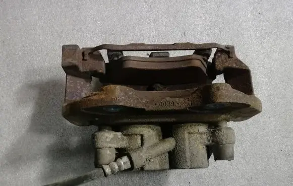 Mercedes-Benz ML W164 Front brake caliper 65552401 0115Q04
