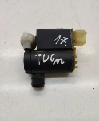 Hyundai Tucson JM Windscreen/windshield washer pump 985102C100