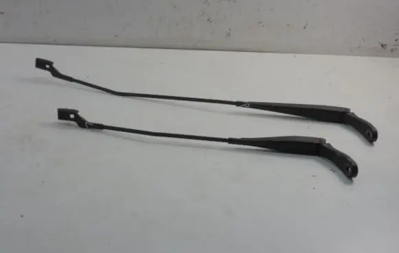 Citroen Berlingo Front wiper blade arm 9682974380