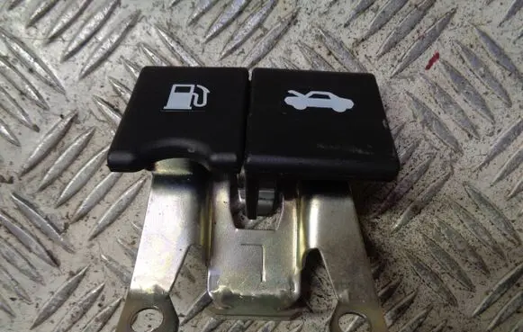 Nissan Pulsar Engine bonnet (hood) release handle 