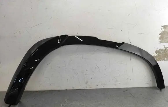 Land Rover Defender Rear arch trim LR147939 LR130574