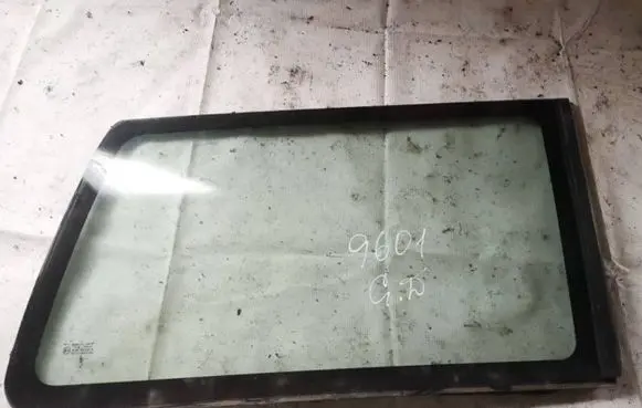 Ford Maverick Rear side window as2