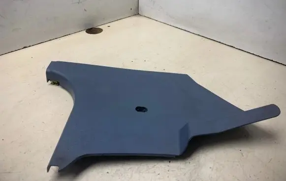 Foot area side trim