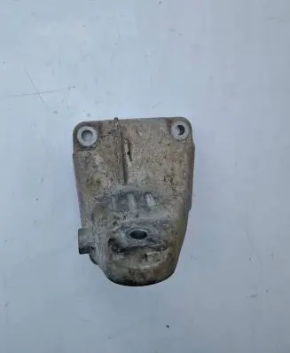 BMW 1 F20 F21 Engine mounting bracket 6869618