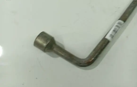 Toyota Corolla Verso AR10 Wheel nut wrench 