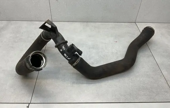 Intercooler hose/pipe