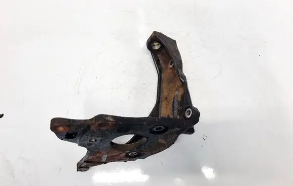 Volkswagen PASSAT B4 Engine mounting bracket 028130147B