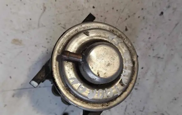 Audi A4 S4 B6 8E 8H EGR valve 038131501AD 201609118