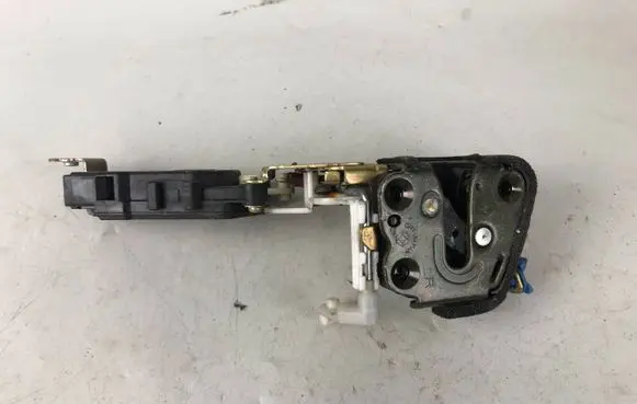 Subaru Forester SF Front door lock