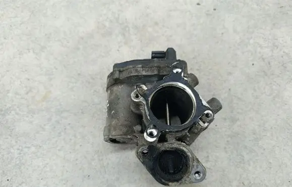 Opel Movano B EGR valve 