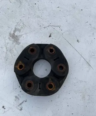 BMW 6 F06 Gran coupe Rear prop shaft donut coupling/joint 7546426