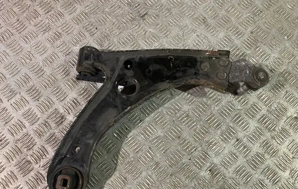 Volvo XC40 Front lower control arm/wishbone 32221283