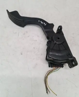 Ford Focus Accelerator throttle pedal 6PV00864132 19F836A