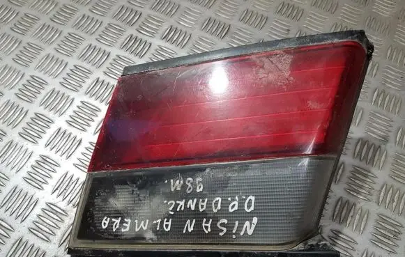 Nissan Almera Tailgate rear/tail lights