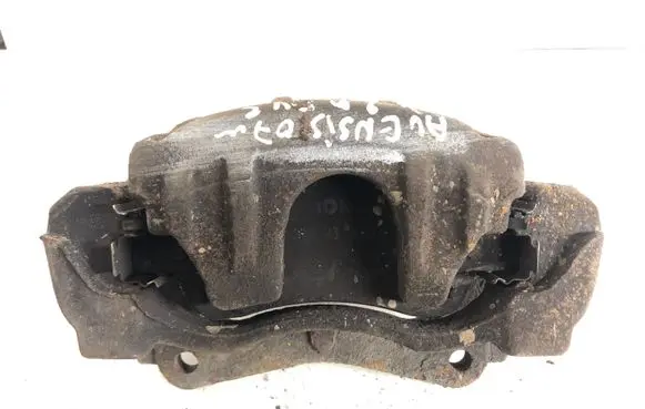 Toyota Avensis T250 Front brake caliper