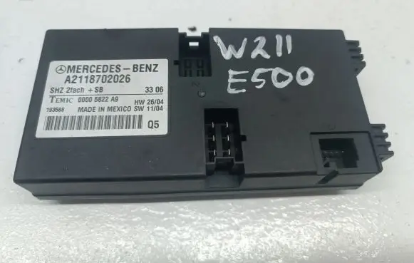 Mercedes-Benz E W211 Seat control module A2118702026 00005822A9 2118702026
