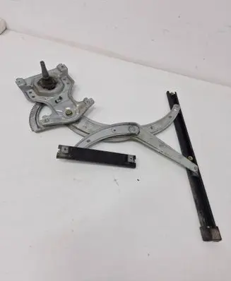 Volkswagen PASSAT B4 Front door manual window regulator 