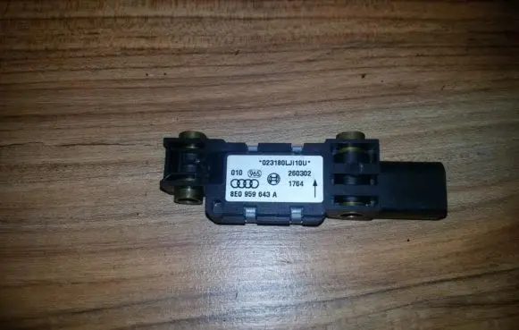 Audi A6 S6 C5 4B Airbag deployment crash/impact sensor 4B0959643C