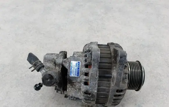 KIA Sorento Generator/alternator 373004A112