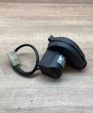 BMW 5 E39 Engine control unit/module fan 1745182 0130002831