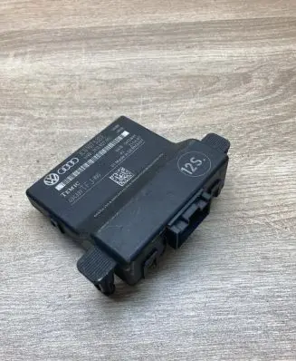 Volkswagen PASSAT B6 Gateway control module 3C0907530E 3C0907951