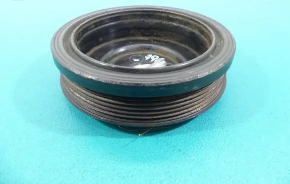Skoda Octavia Mk3 (5E) Crankshaft pulley 03G105243 IMPRK796758