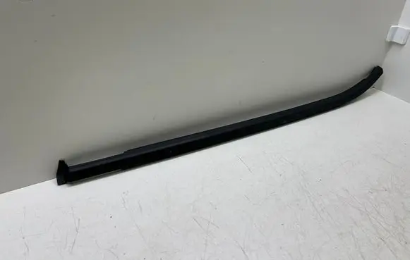 Citroen C3 Rear door windshield rail 9813218580