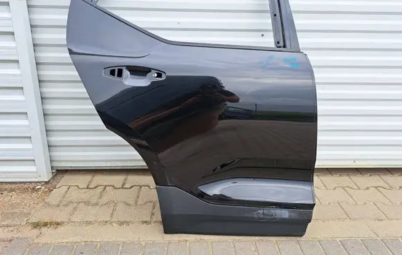 Volvo XC40 Rear door