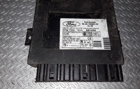 Ford Focus Comfort/convenience module 98AG15K600DD 5WK47230D