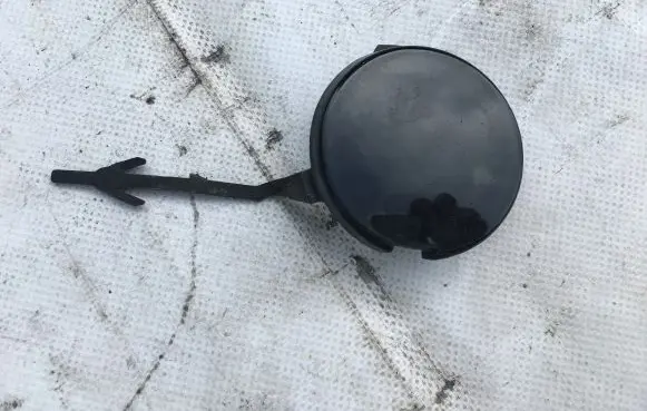 Renault Clio IV Front tow hook cap/cover 511801872R