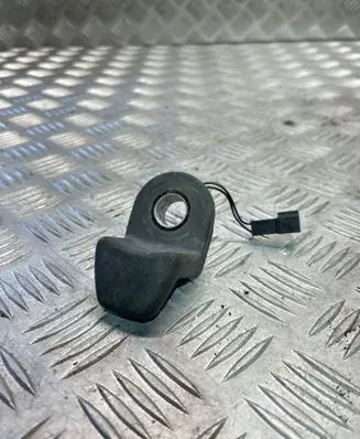 BMW 3 E90 E91 Tailgate glass/window release handle 8385694