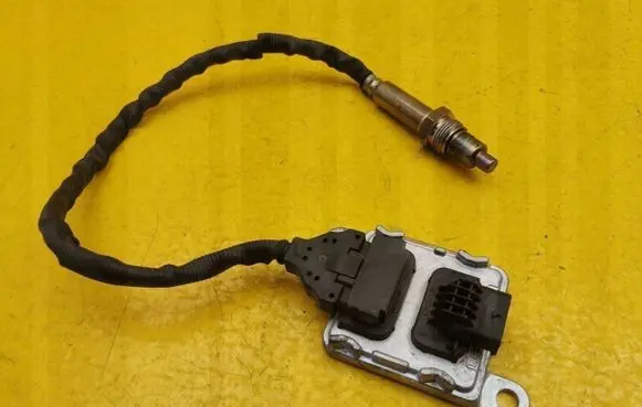 Mercedes-Benz E W213 Lambda probe sensor A0009058011