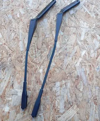 Front wiper blade arm
