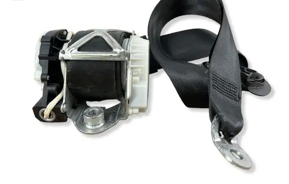 Volkswagen PASSAT B7 Front seatbelt 34151715 YD41924013Y 3C1857705Q