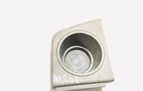 Volvo XC90 Cup holder 